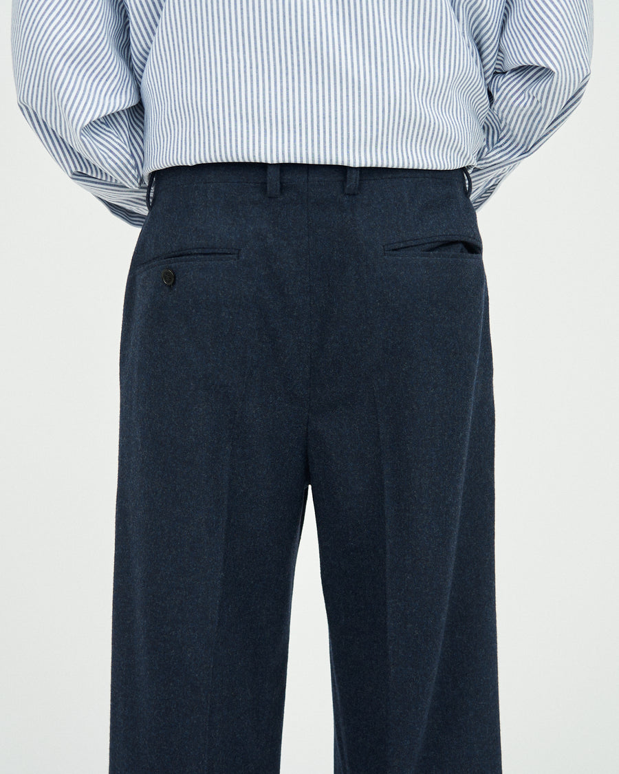 VIRGIN WOOL AND CASHMERE FLANNEL 2-TUCK STRAIGHT SLACKS