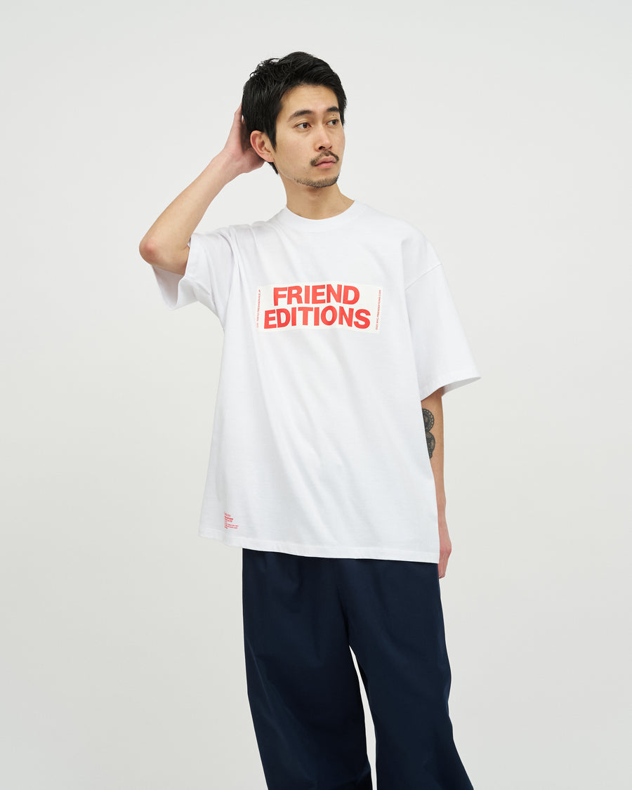 FRIEND EDITIONS CORPORATE S/S TEE ”STICKER” – FreshService