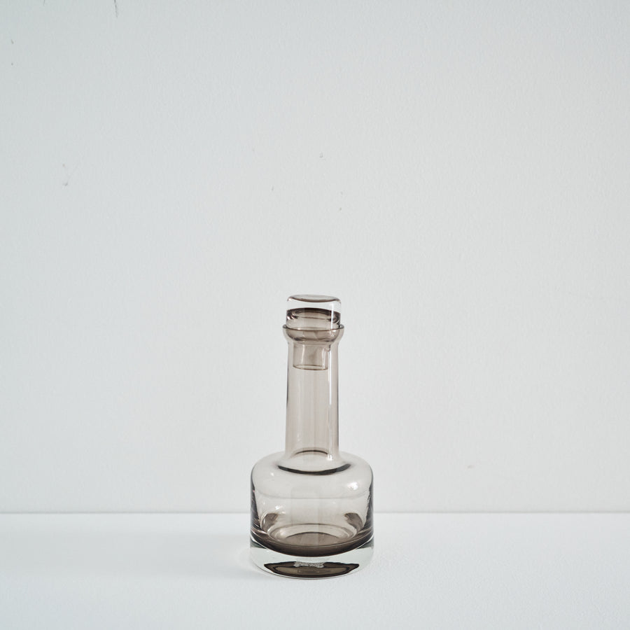 Smoke glass decanter
